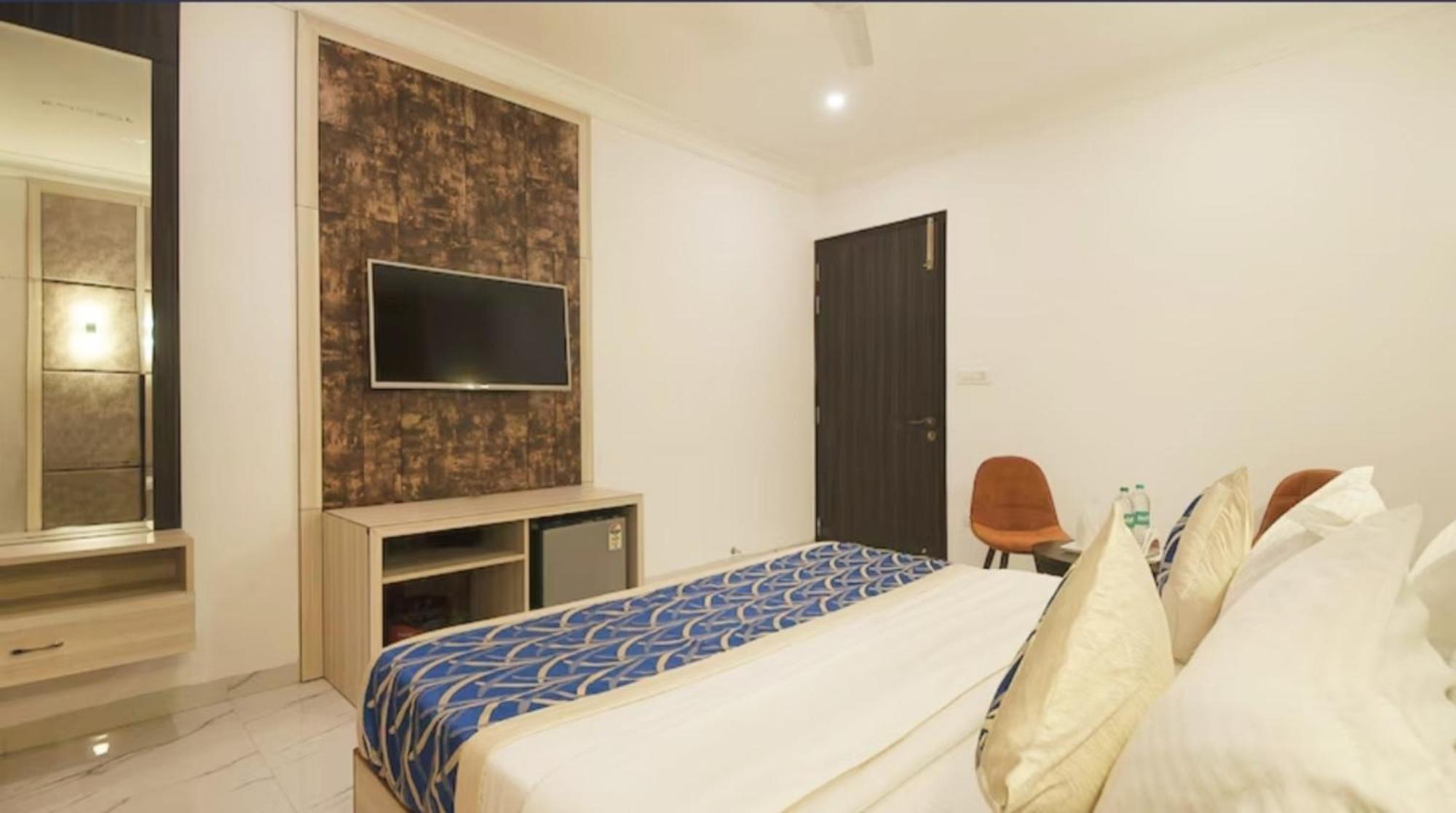 Hotel Almora Inn - Near By Delhi International Airport - With Free Airport Pickup And Drop Nové Dillí Exteriér fotografie