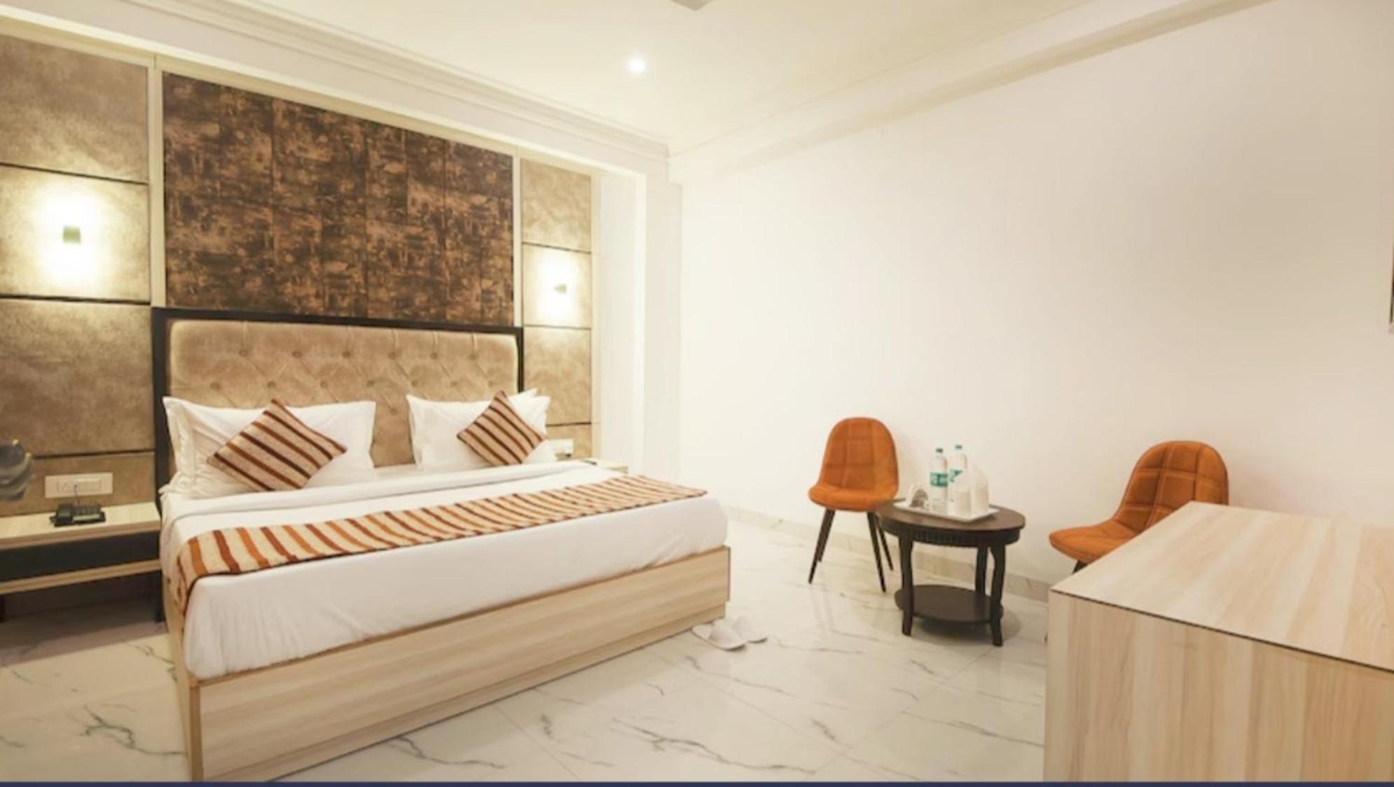 Hotel Almora Inn - Near By Delhi International Airport - With Free Airport Pickup And Drop Nové Dillí Exteriér fotografie