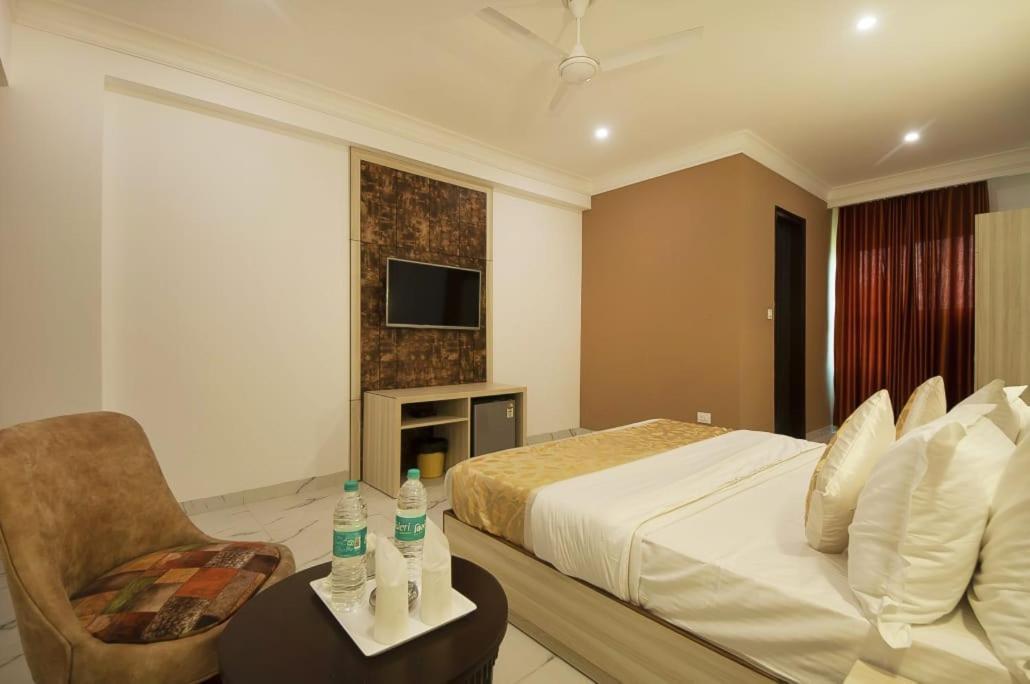 Hotel Almora Inn - Near By Delhi International Airport - With Free Airport Pickup And Drop Nové Dillí Exteriér fotografie