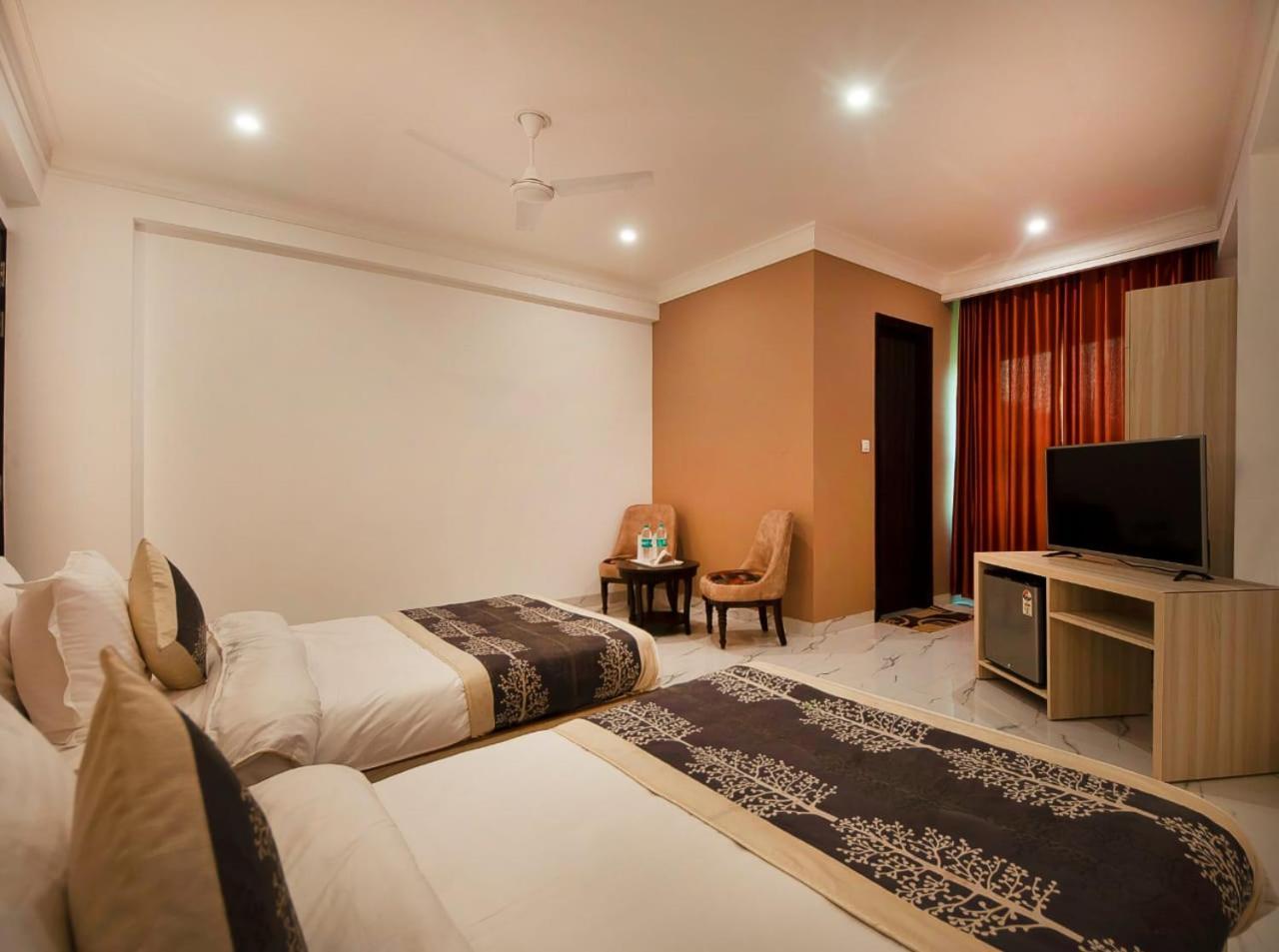 Hotel Almora Inn - Near By Delhi International Airport - With Free Airport Pickup And Drop Nové Dillí Exteriér fotografie